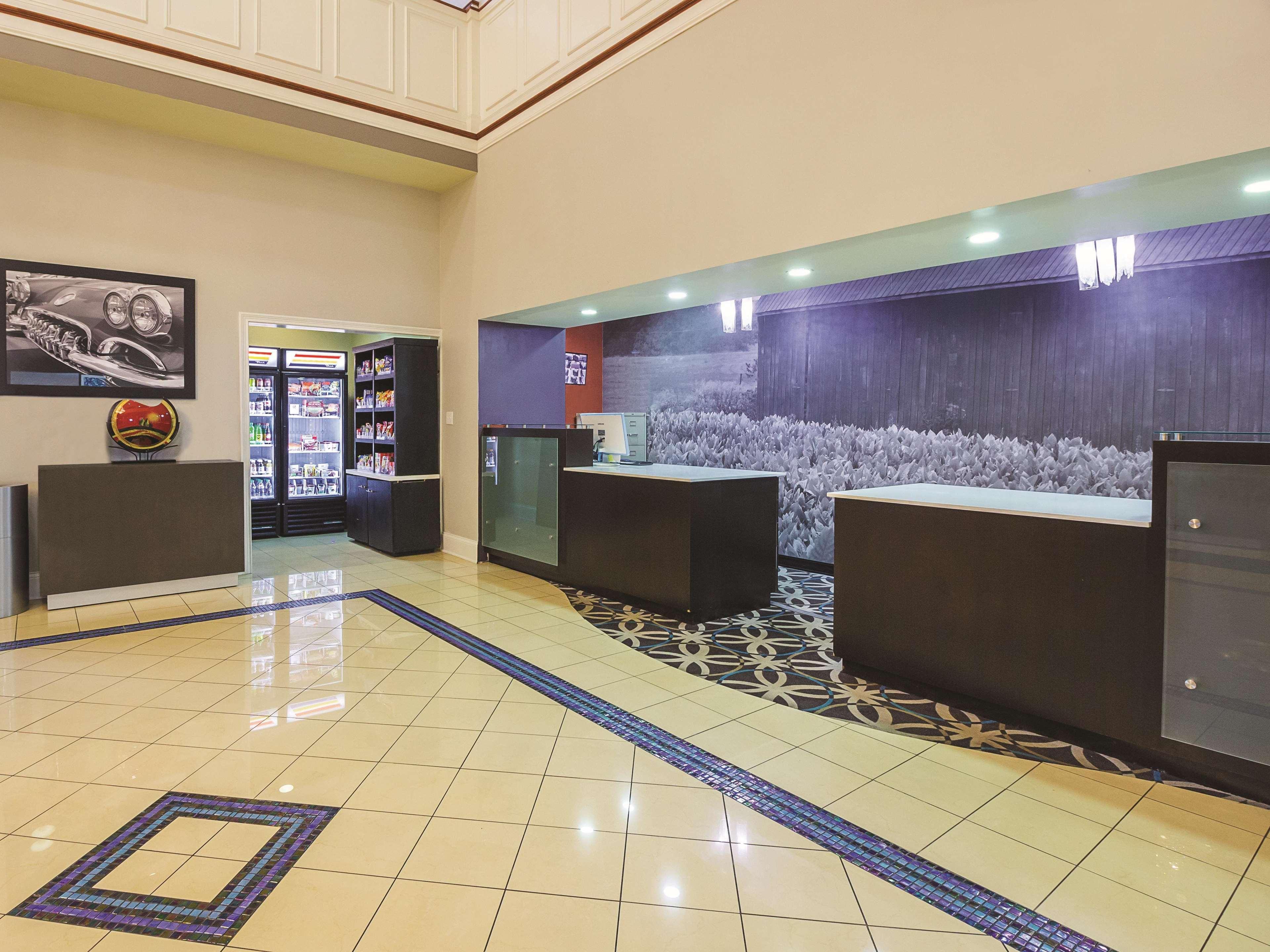 La Quinta By Wyndham Bowling Green Exterior photo