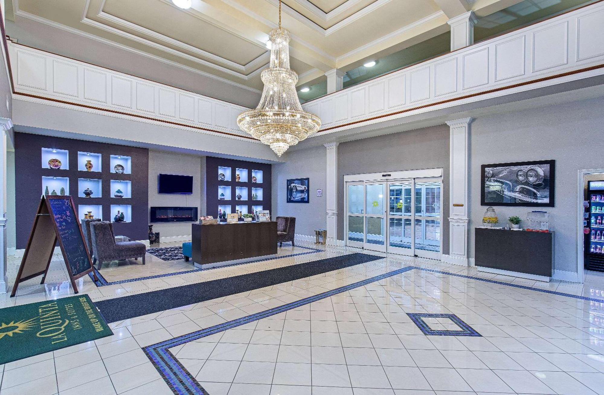 La Quinta By Wyndham Bowling Green Exterior photo